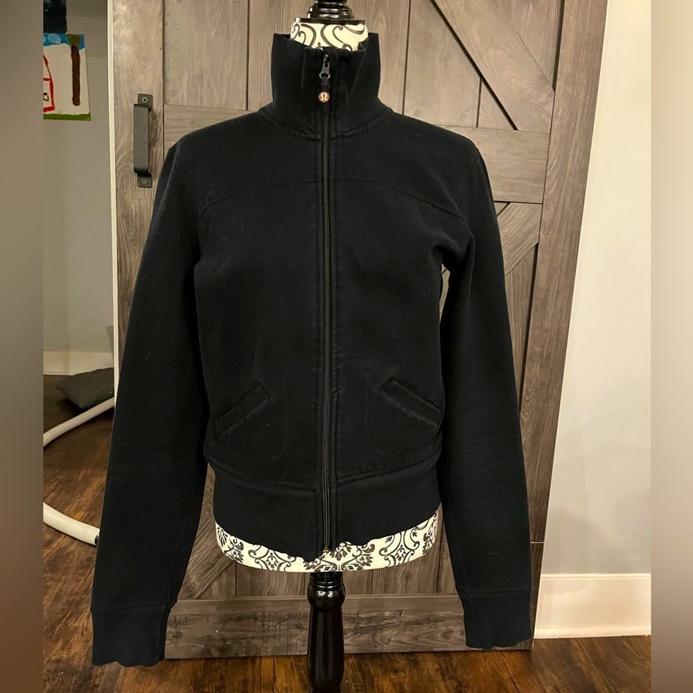 ⭐️Lululemon Zip up 098